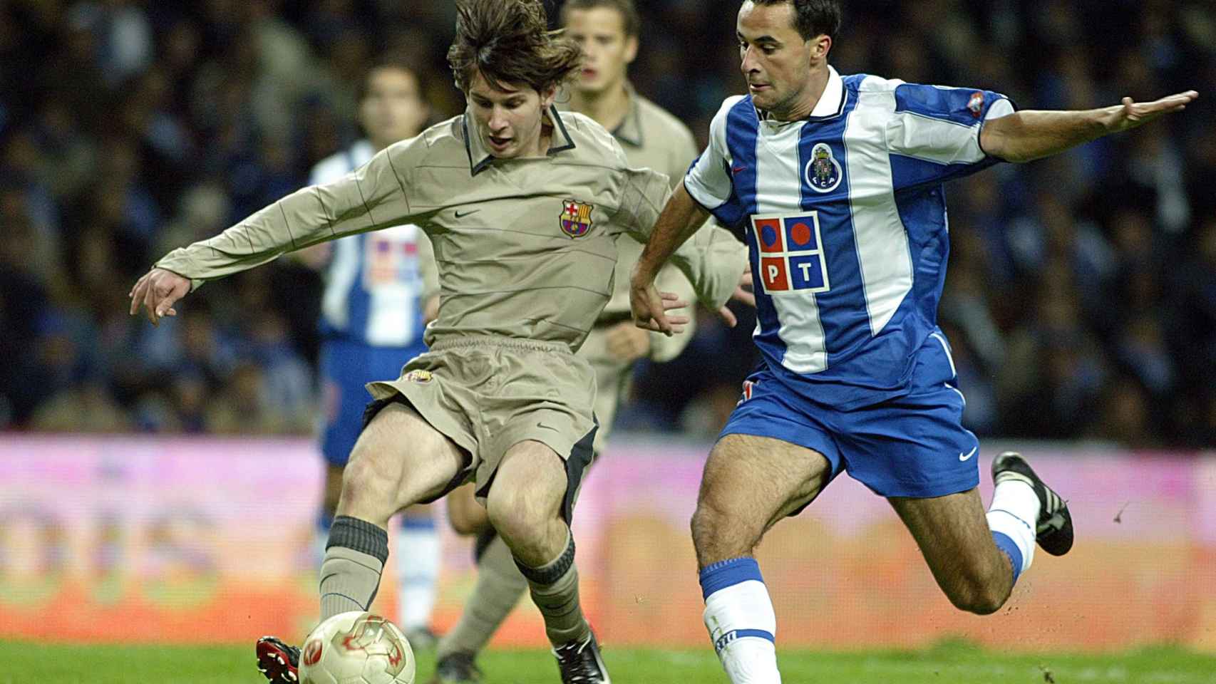 Messi en su debut contra el Oporto
