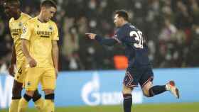 Messi celebra uno de sus dos goles al Brujas / EFE