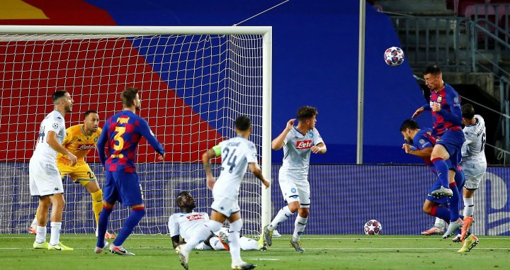 Acción del gol de Clement Lenglet durante el Barça-Nápoles / EFE