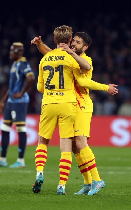 Jordi Alba y Frenkie de Jong celebran el primer gol del Barça, marcado por el defensa / FCB