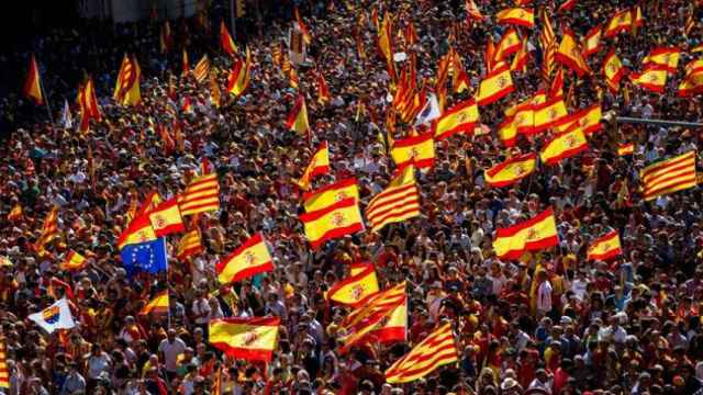 Manifestación masiva de Sociedad Civil Catalana en Barcelona el pasado 8 de octubre / EFE