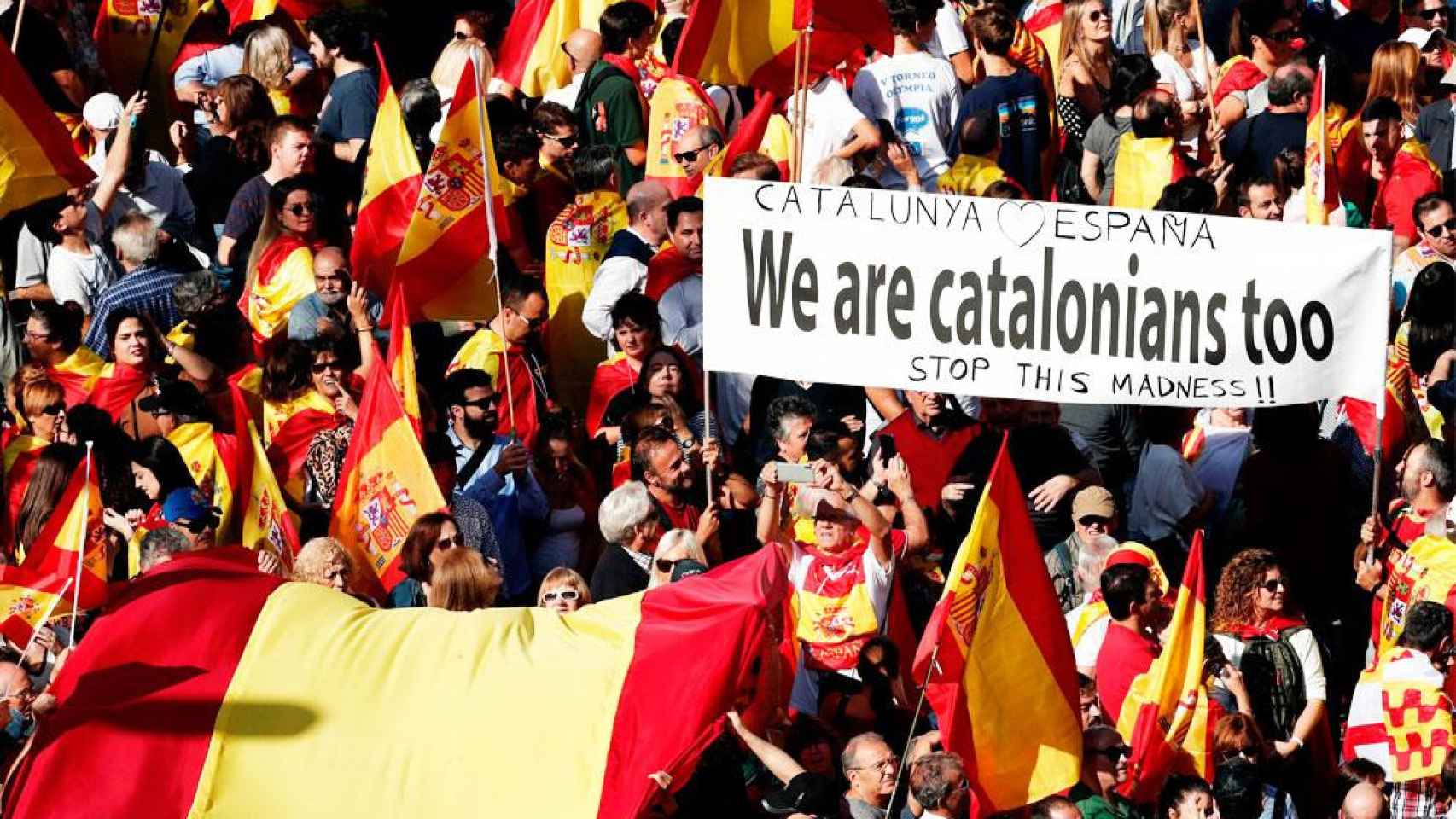 Imagen de la marcha de Sociedad Civil Catalana (SCC) por la concordia y contra el 'procés' / EFE