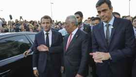 Pedro Sánchez, junto al primer ministro portugués, Antonio Costa, y el presidente de Francia, Emmanuel Macron, el 27 de julio de Portugal / EFE
