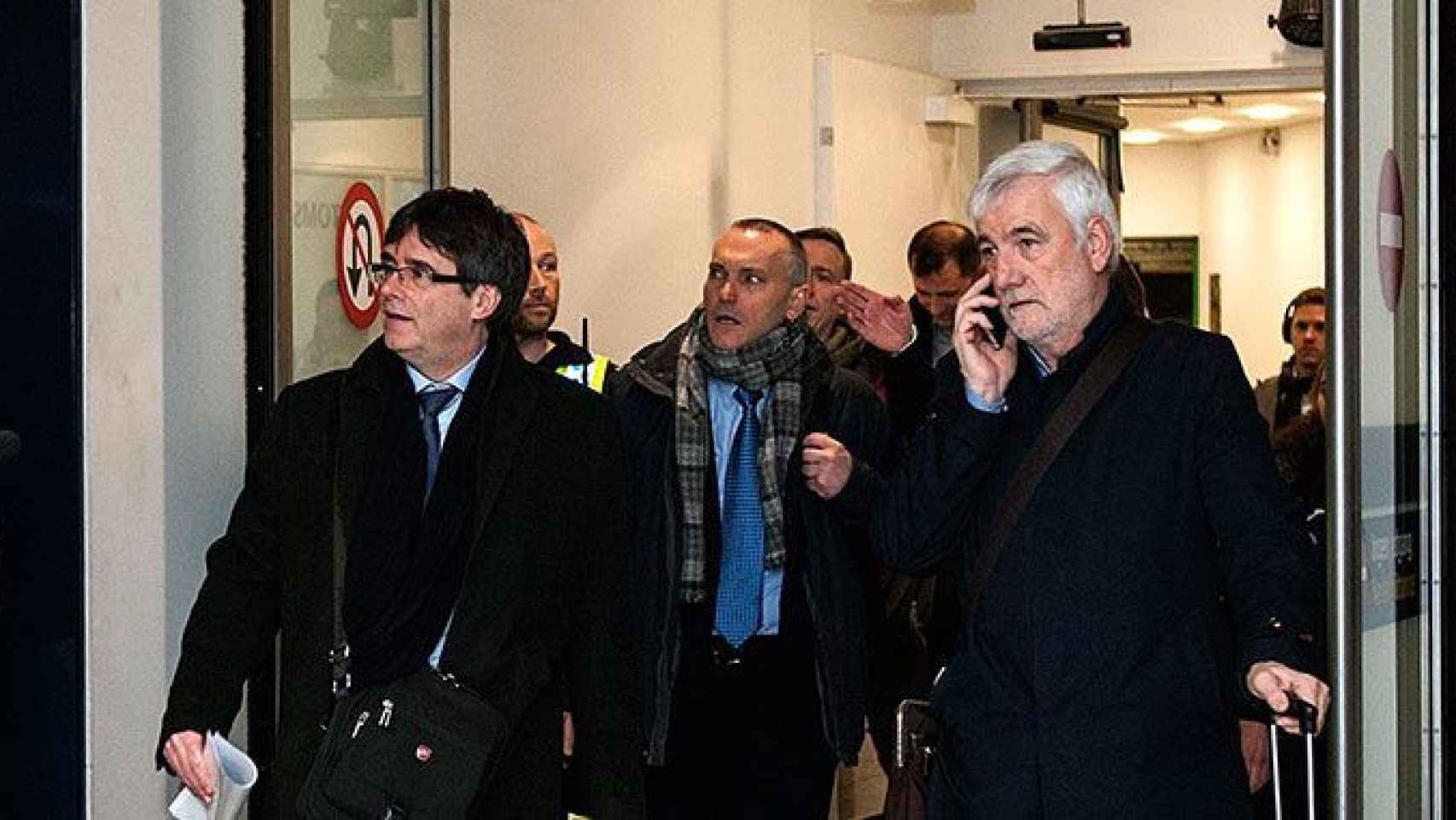 Carles Puigdemont a su llegada a Copenhague, por lo que la Fiscalía ha pedido reactivar la euroorden de detención / EFE
