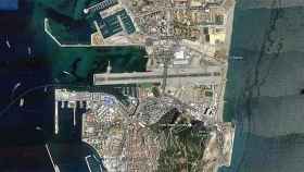 El Aeropuerto de Gibraltar, situado en el istmo que separa España de la colonia británica.