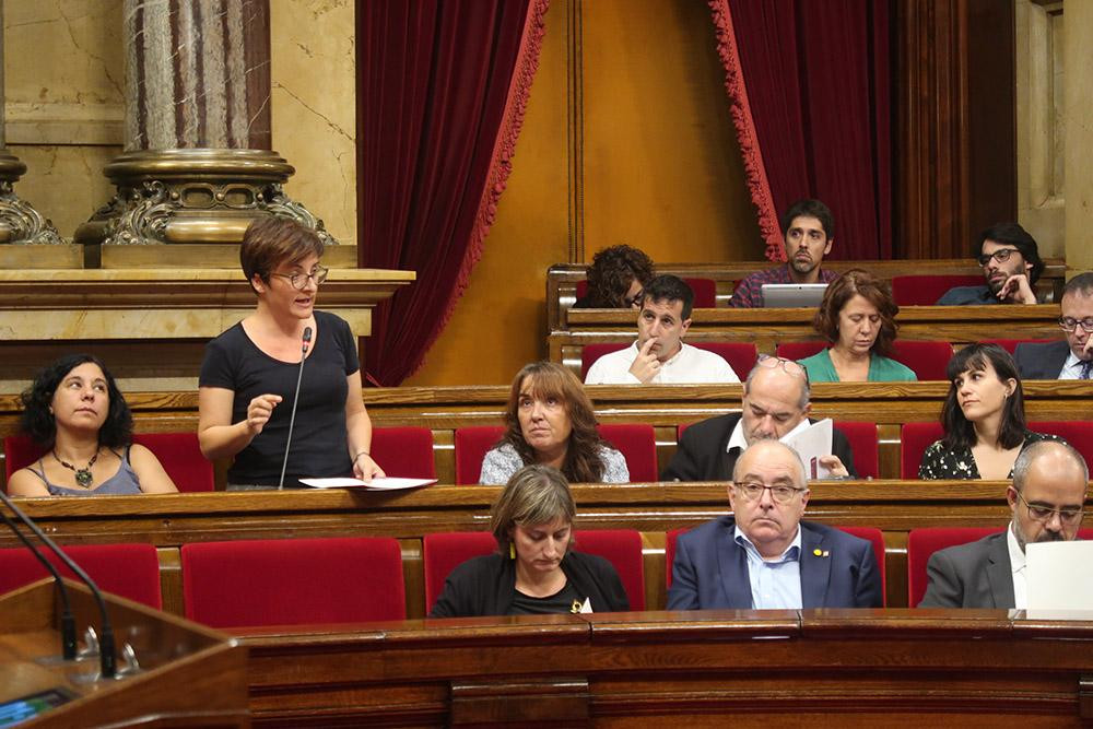 La portavoz de Catalunya en Comú-Podem, Marta Ribas, durante la sesión de control celebrada en el Parlament / PARLAMENT
