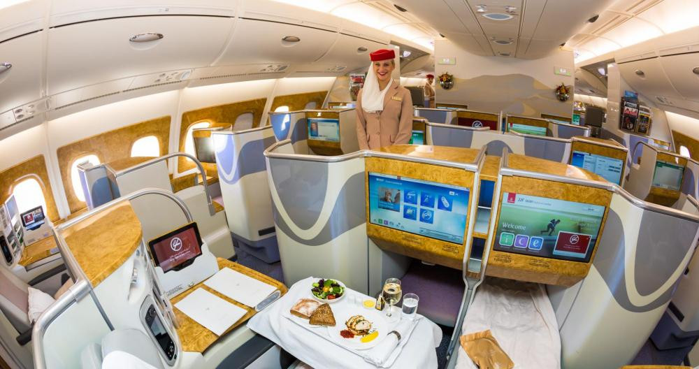 Clase 'business' de una cabina de avión de la aerolínea Emirates / EMIRATES
