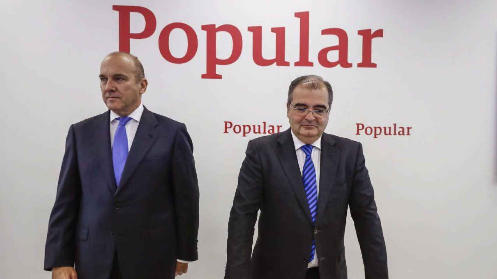 Ángel Ron (d), presidente del Popular, y Pedro Larena, consejero delegado del Popular, en el periodo de la gran caída del banco