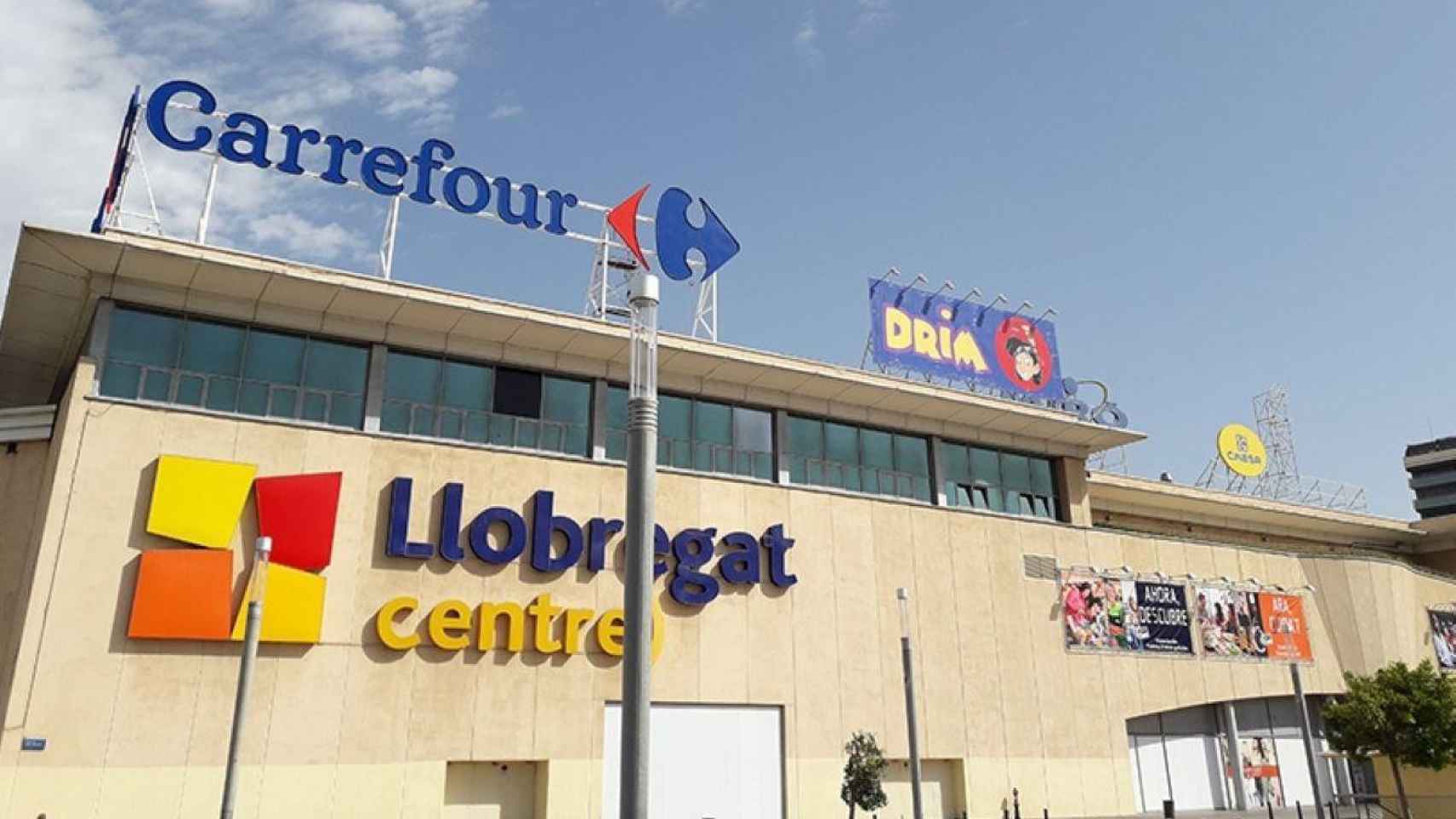Centro comercial Llobregat Centre en Cornellà de Llobregat, y cómo el presidente de Vox en Asturias tendría que ver con su cierre después de 30 años / LLOBREGAT CENTRE