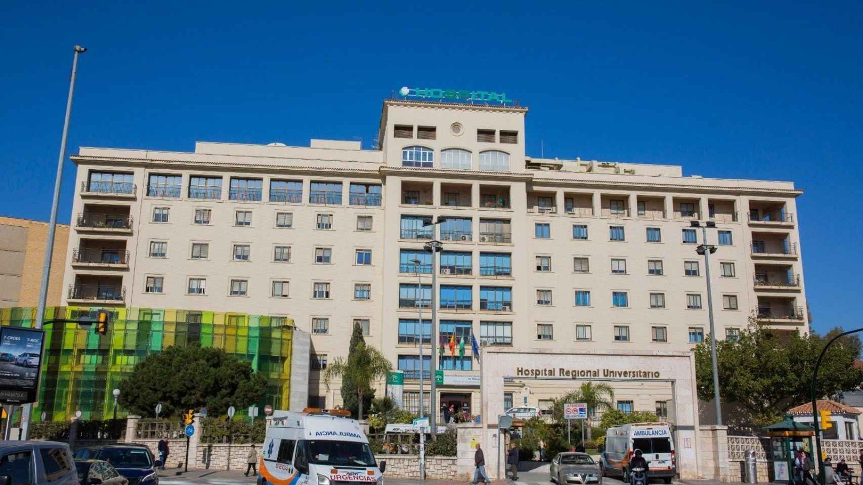 Fachada del Hospital Regional de Málaga / EP