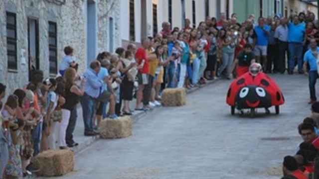 Un coche de 'autos locos' de Orellana de la vieja / Ayuntamiento