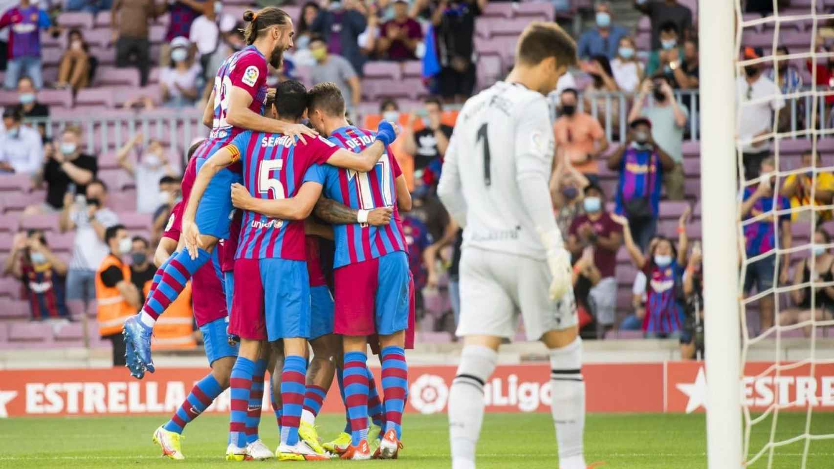 Los jugadores del Barça celebrando uno de los goles contra el Levante / FC Barcelona