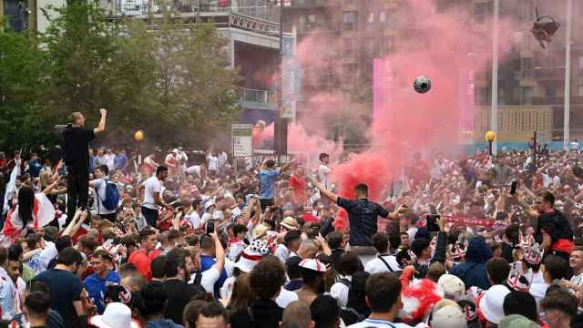 Los aledaños del estadio de Wembley antes de la final de la Eurocopa / EFE