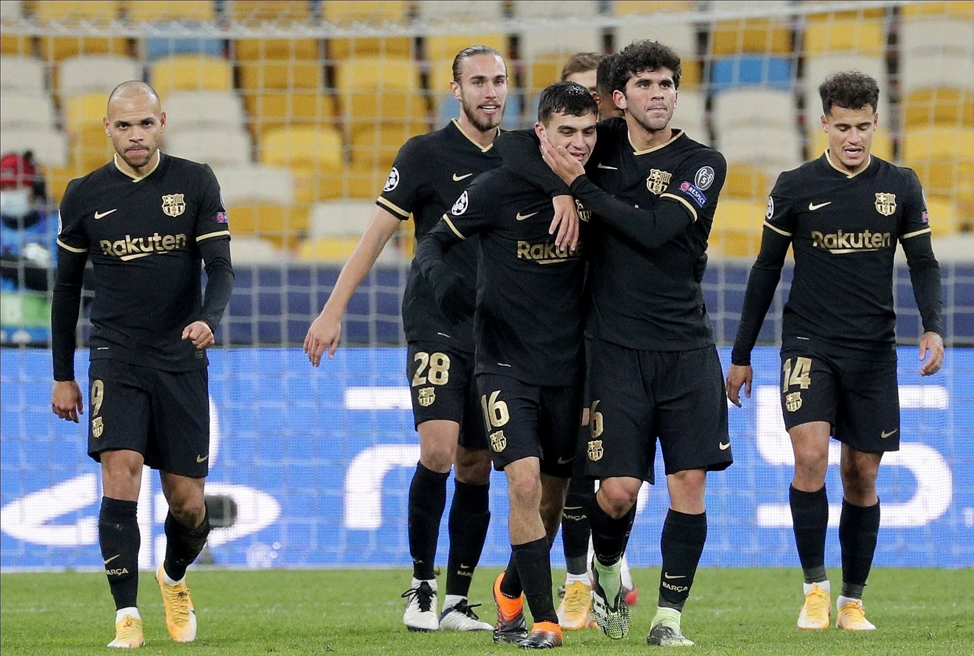 Los jugadores del Barça, celebrando un gol contra el Dinamo de Kiev en la Champions | EFE