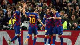 Rakitic celebra el primer gol del Barça / EFE