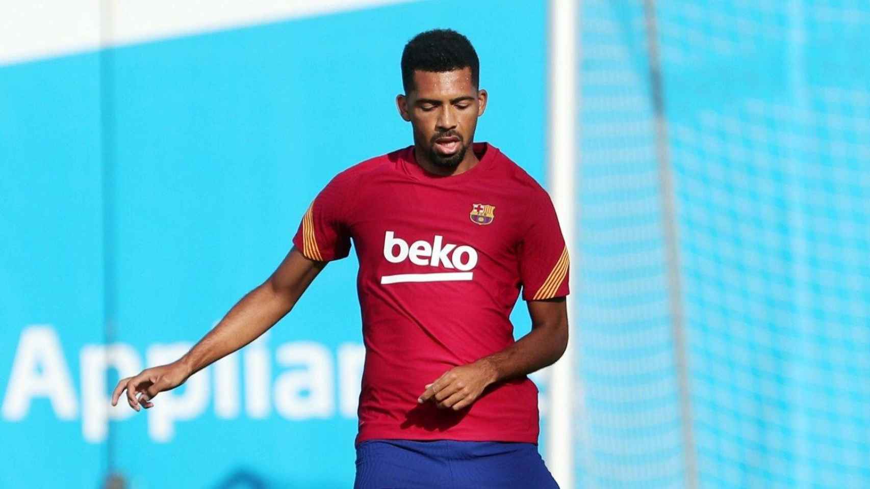 Matheus Fernandes en un entrenamiento del Barça / EFE