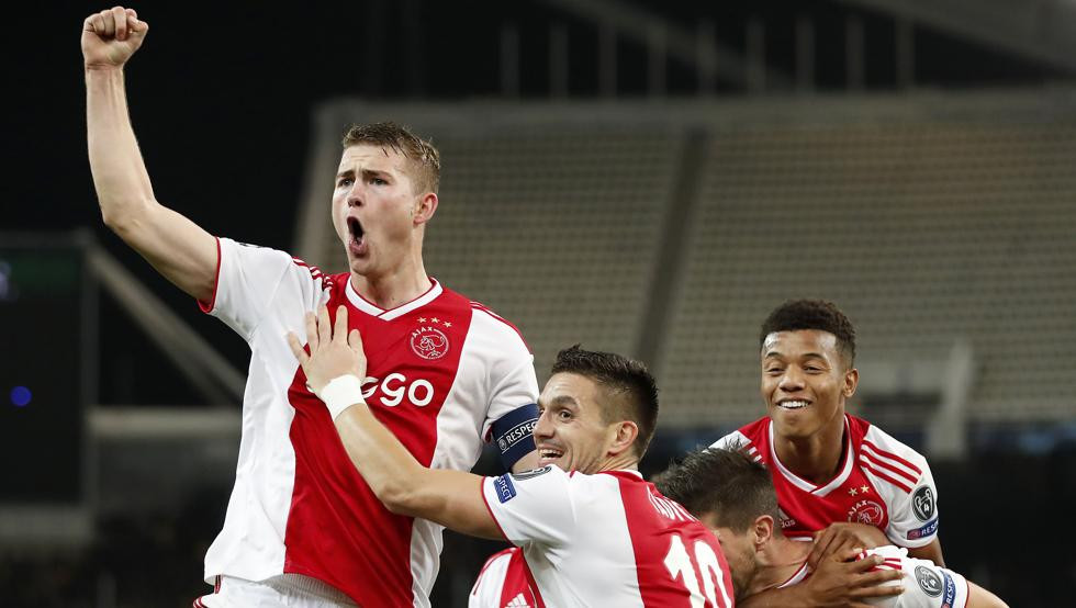 De Ligt celebrando un gol con el Ajax / EFE