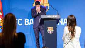 Leo Messi, hundido, en la rueda de prensa de despedida del FC Barcelona / EP