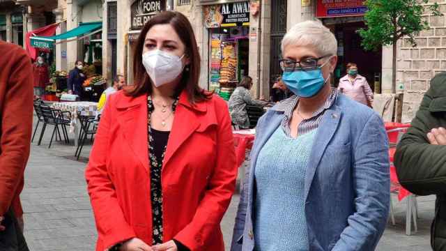 Luz Guilarte (i), líder de Ciudadanos en el Ayuntamiento de Barcelona, con Anna Grau, diputada / Cs