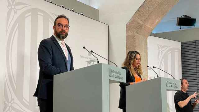 El 'conseller' de Territorio de la Generalitat, Juli Fernández, y la portavoz del Govern, Patrícia Plaja / EUROPA PRESS