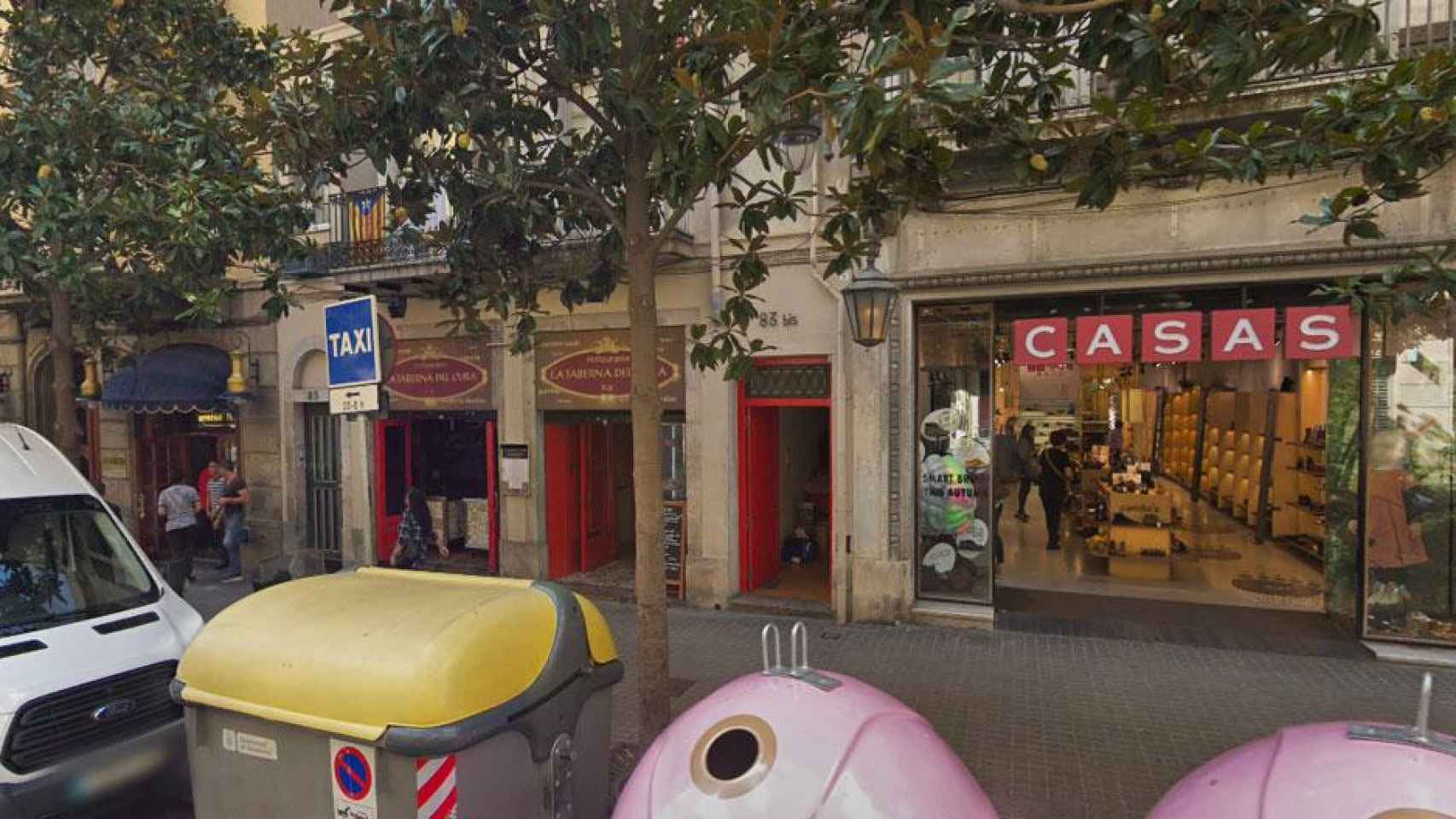 El restaurante de la calle Gran de Gràcia donde se ha declarado el incendio / GOOGLE MAPS