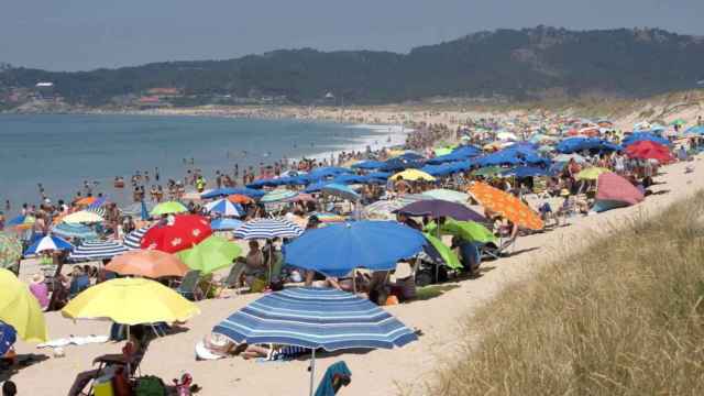 Una de las playas de España en una imagen de archivo / EFE