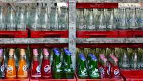 Botellas de bebidas azucaradas envasadas / CG