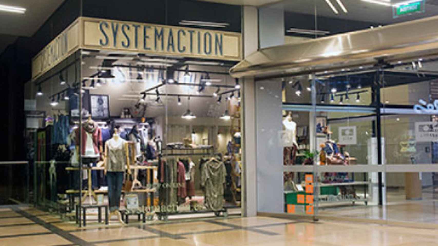 Una de las tiendas de System Action en un centro comercial / ILLA