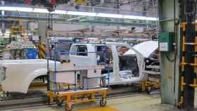 Imagen de archivo de la línea de producción de la pick-up de Nissan en la factoría de Zona Franca de Barcelona / CG