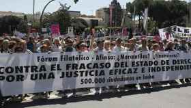 Protestas por el caso de Fórum Filatélico, a cuyo administrador el juez redujo las retribuciones por excesivas / EFE