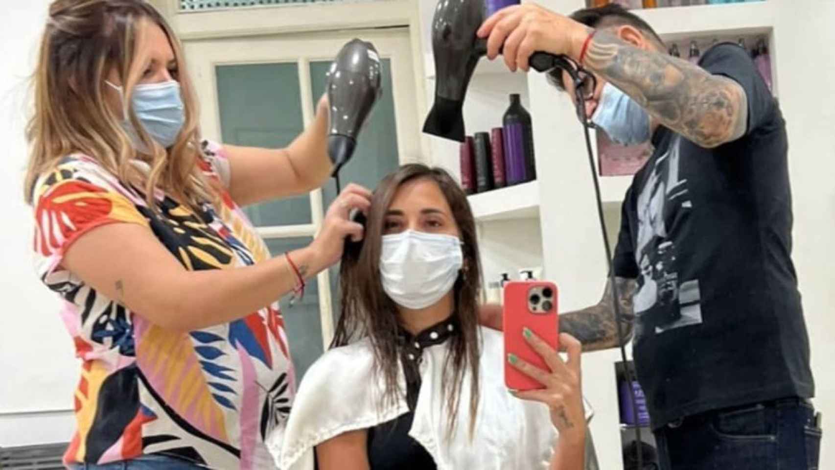 Antonella Roccuzzo en la peluquería / REDES