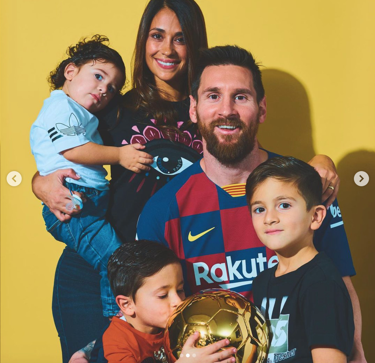 Leo Messi celebra su nominación junto a su familia