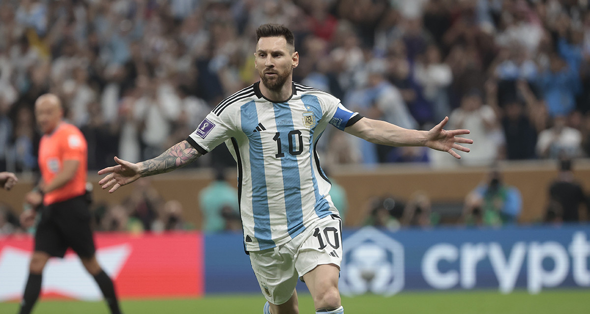 Lionel Messi, celebrando el gol de penalti contra Francia en la final del Mundial / EFE