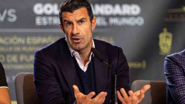 Luis Figo en un acto /REDES