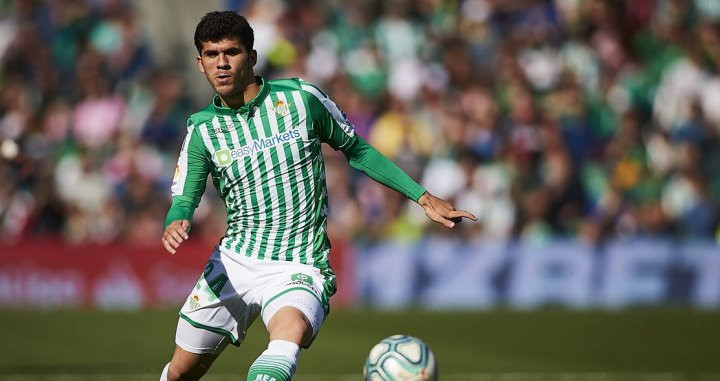 Carles Alena makes his first start for Real Betis in
