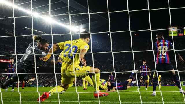 La jugada del primer gol del Barça contra el Cádiz, disputado en el Camp Nou / EFE