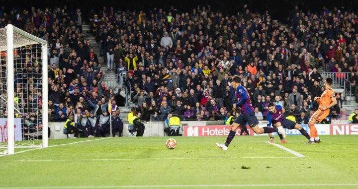 Acción del gol de Coutinho a pase de Suárez contra el Olympique de Lyon / FC Barcelona