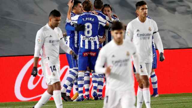 Los jugadores del Alavés celebran un gol contra el Madrid de Zidane| EFE