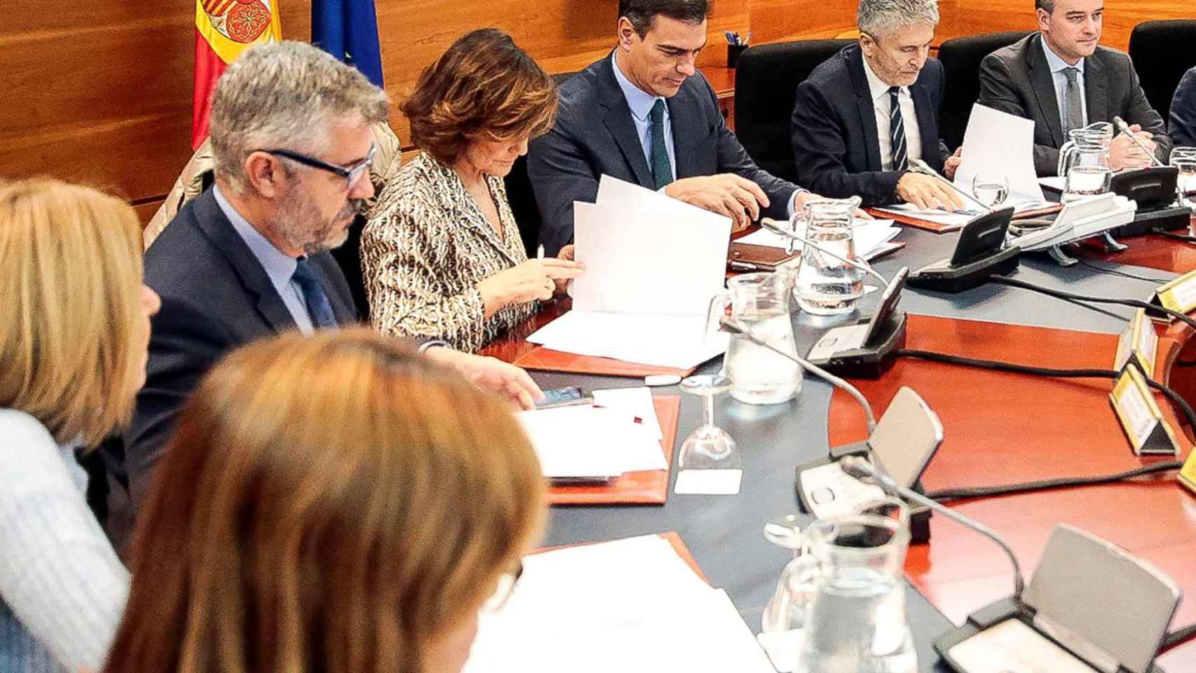Calvo, Sánchez y Marlaska, en la reunión de seguimiento en Moncloa / EFE