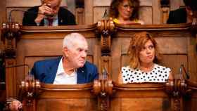 Ernest Maragall (i) y Elisenda Alamany en un pleno del ayuntamiento de Barcelona / EP