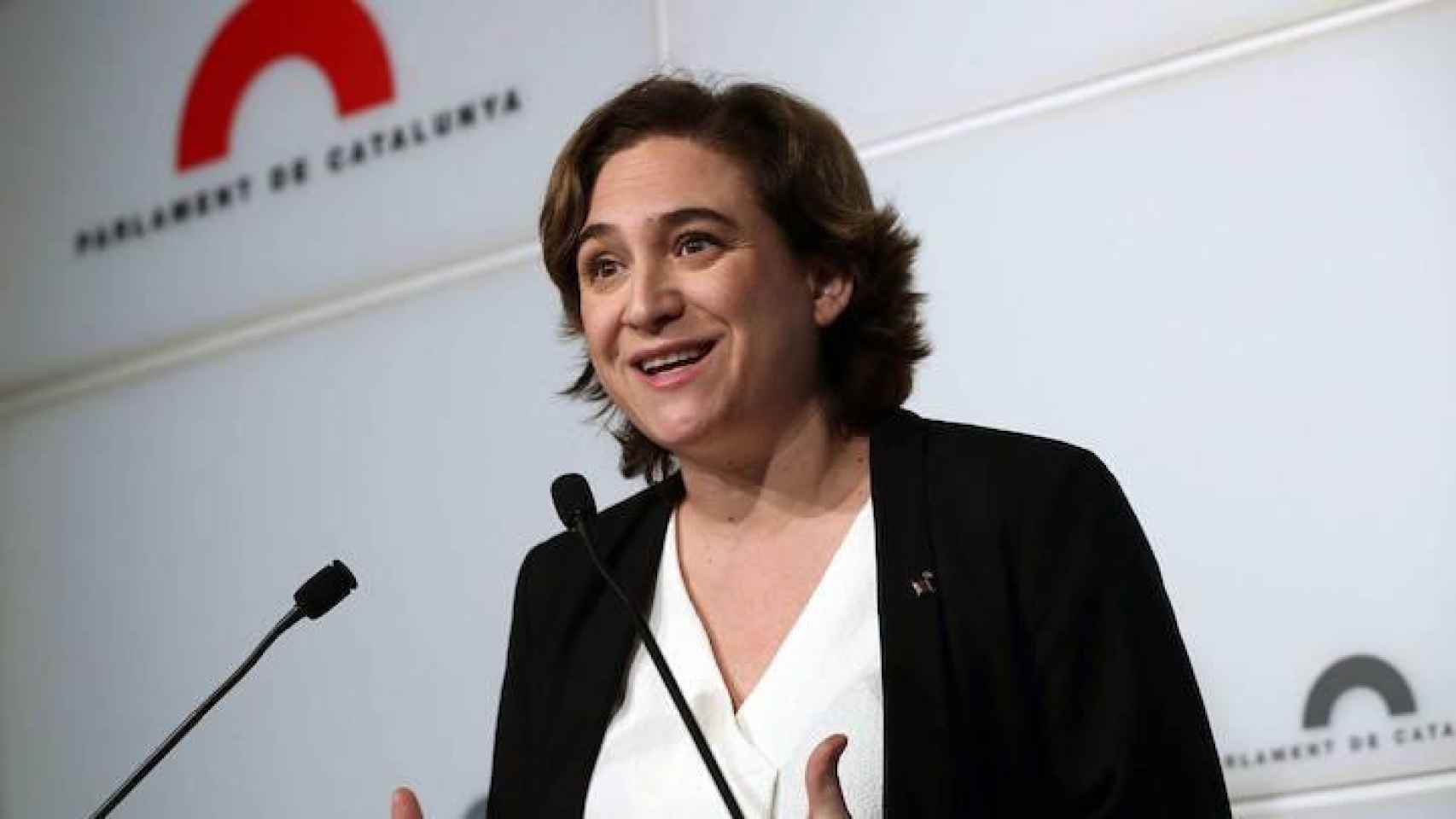 La alcaldesa de Barcelona, Ada Colau, en el Parlament / EFE