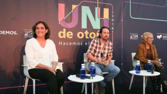 Ada Colau, junto a Pablo Iglesias y Manuela Carmena en la Universidad de Otoño de Podemos