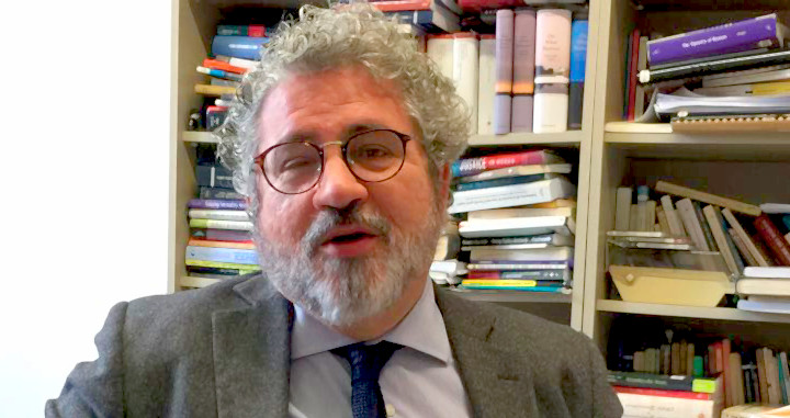 Josep Joan Moreso, Catedrático de Filosofía del Derecho, en su despacho de la Pompeu Fabra, donde analiza cómo el soberanismo ha creado una realidad alternativa /CG
