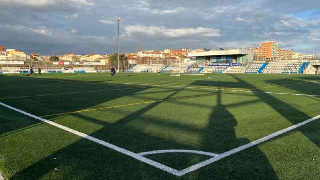 Campo de fútbol del CP San Cristóbal, en el barrio de Ca n'Anglada de Terrassa / CEDIDA