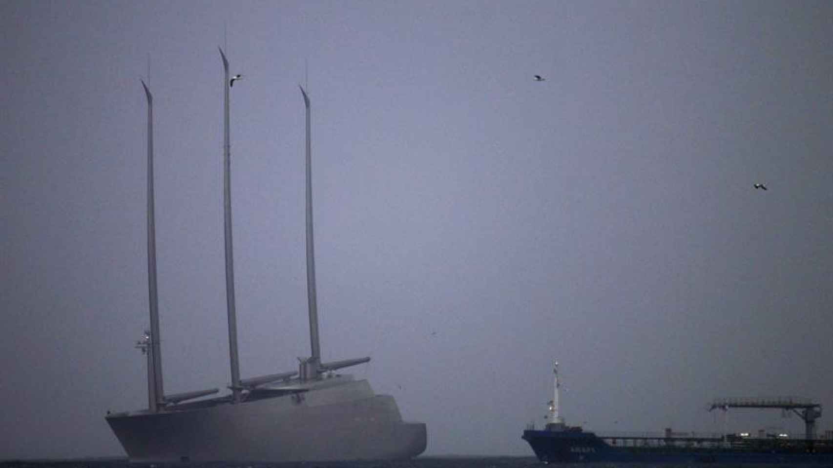 El yate a vela más grande del mundo, el Sailing Yatch Ase encuentra retenido desde hace varios días por las autoridades en el puerto de Gibraltar