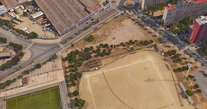 Imagen del descampado en el que previsiblemente se instalará el Circo del Sol, junto al campo de béisbol de Bellvitge / CG