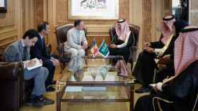 Imagen de la reunión del jefe de Gobierno de Andorra, Xavier Espot con el ministro de Turismo Saudí Ahmed AlKhateeb / GOVERN D'ANDORRA