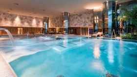 La piscina del Hotel Sofia Barcelona, uno de los hoteles vendidos en 2021 / COLLIERS