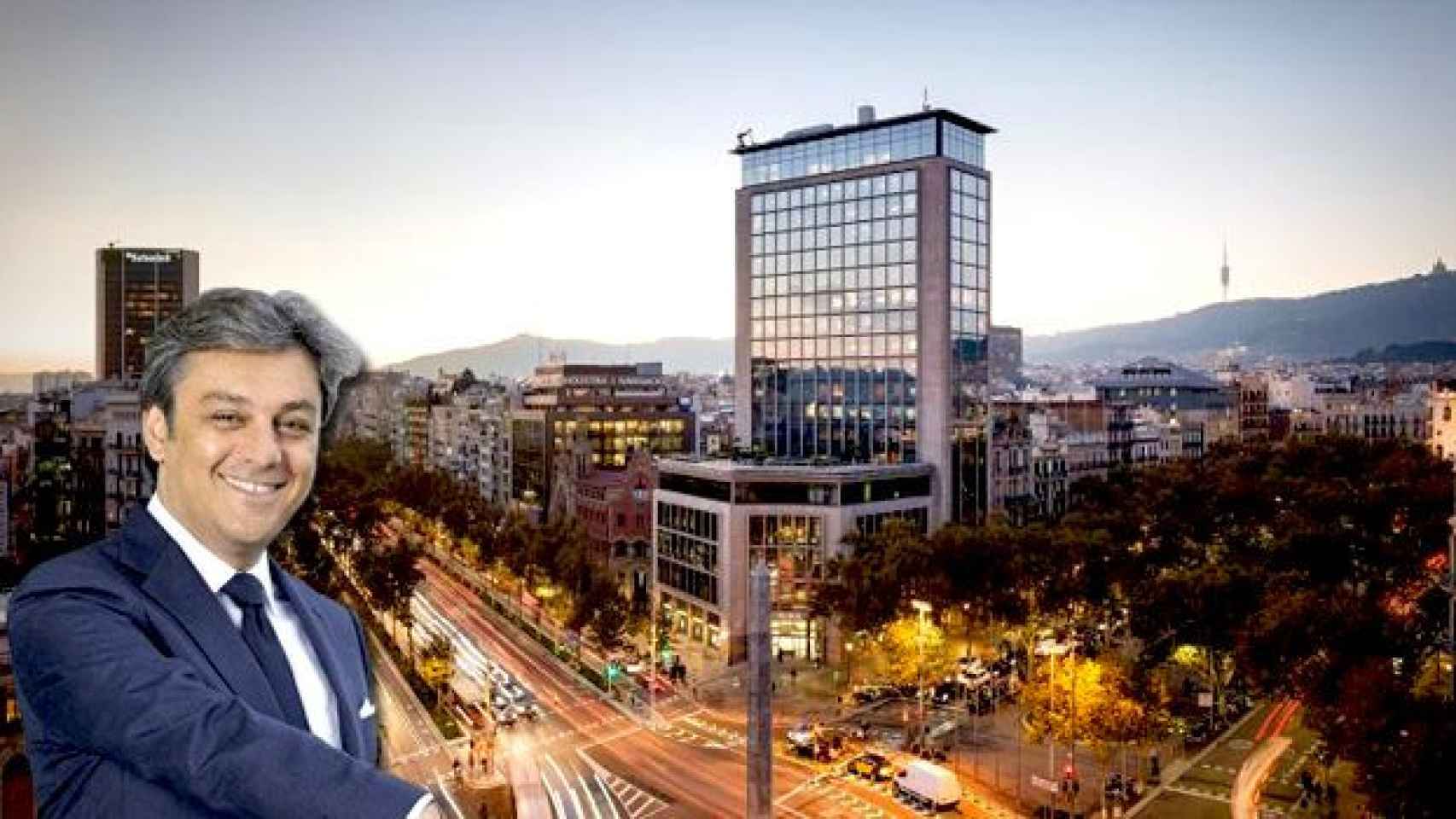 Luca de Meo, presidente de Seat, y la torre Deutsche Bank donde se ubicará la nueva tienda emblema de la automovilística / FOTOMONTAJE DE CG