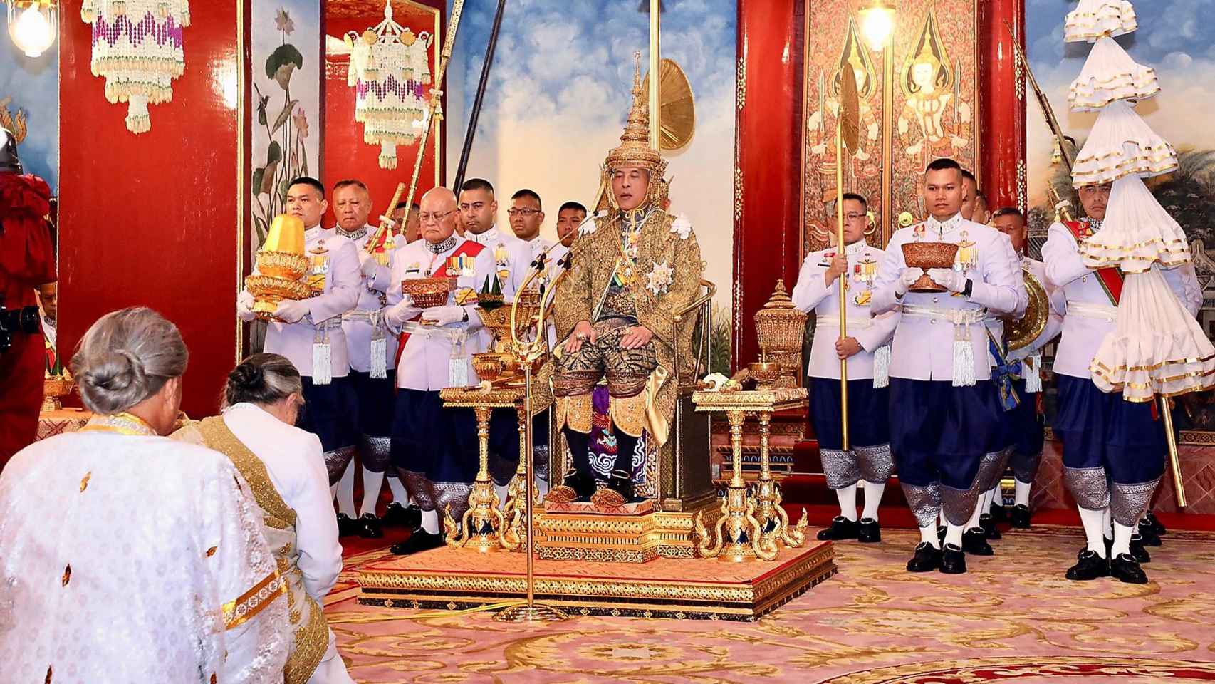 El Rey de Tailandia, Rama X / EP